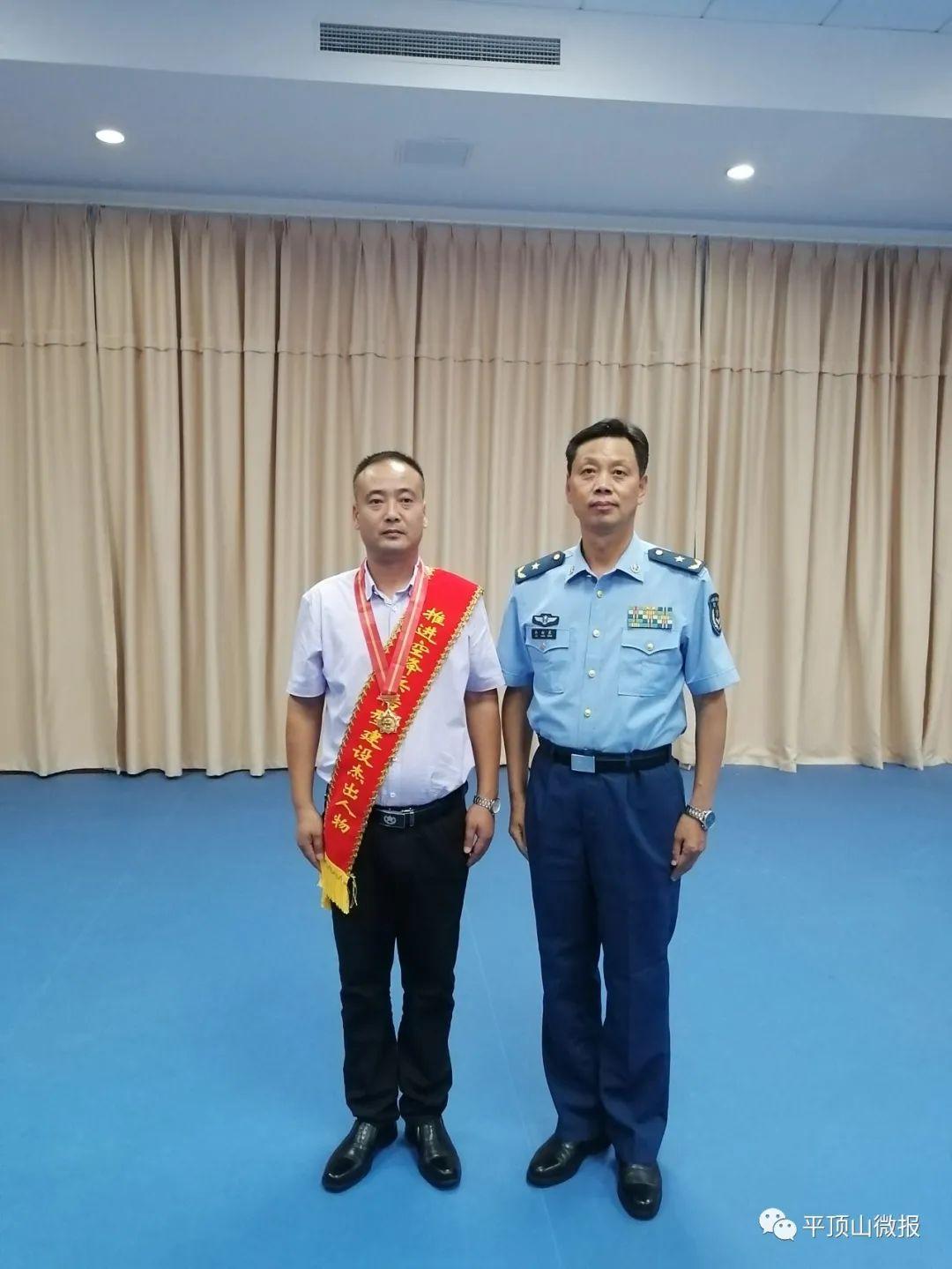 揭秘空降兵军的人数与力量,揭秘空降兵军的人数与战斗力