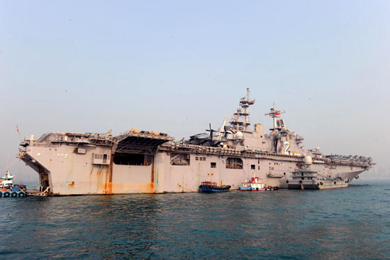 黄蜂级两栖攻击舰的9号舰揭秘,名字背后的故事与意义,黄蜂级两栖攻击舰9号舰名字背后的故事与意义揭秘