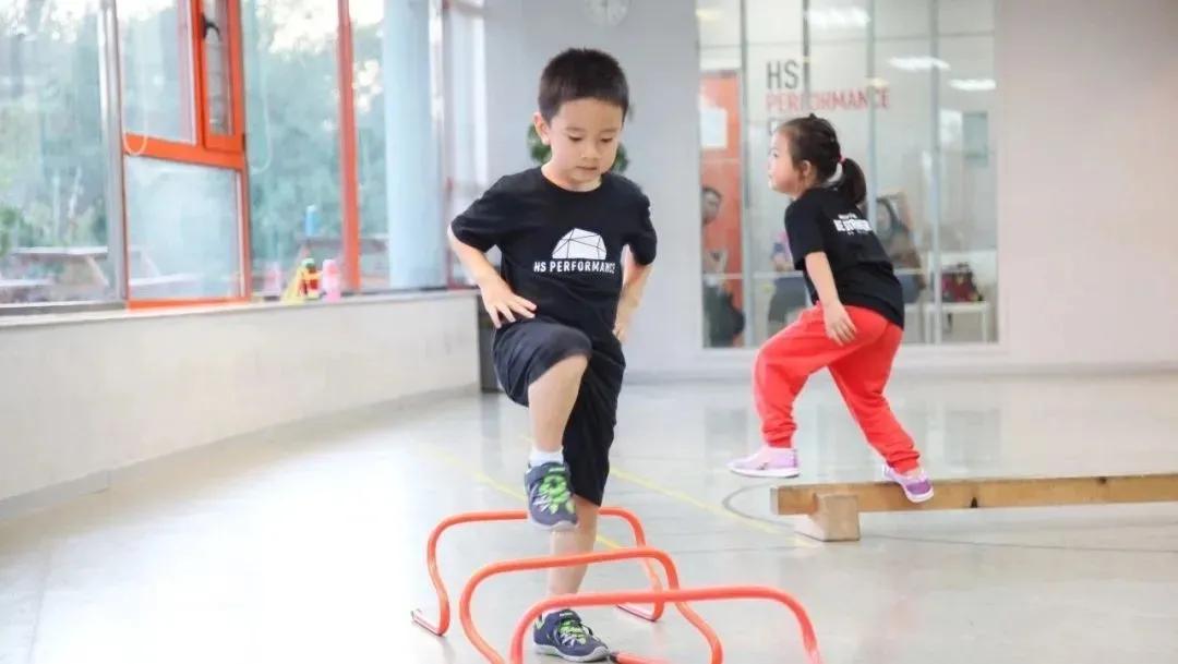 星空迷彩体能服，时尚与功能的完美结合，星空迷彩体能服，时尚与功能完美融合之选