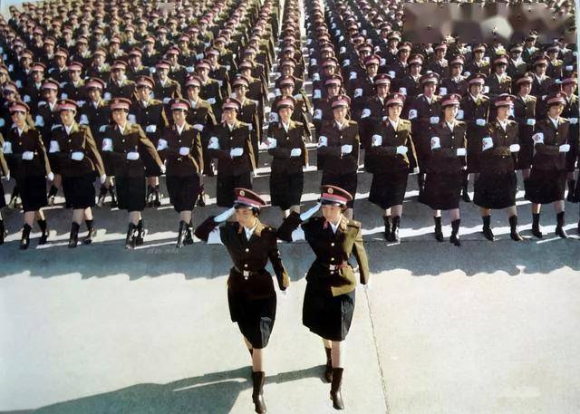 国庆阅兵方队将穿新式军服受阅，展示国家力量与军事革新，国庆阅兵方队身着新式军服展示国家力量与军事革新风采