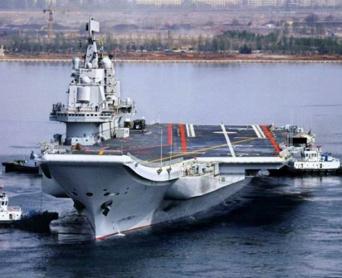 辽宁舰的雄伟身躯,揭秘其庞大尺寸与长度,辽宁舰庞大身躯揭秘,尺寸与长度全解析