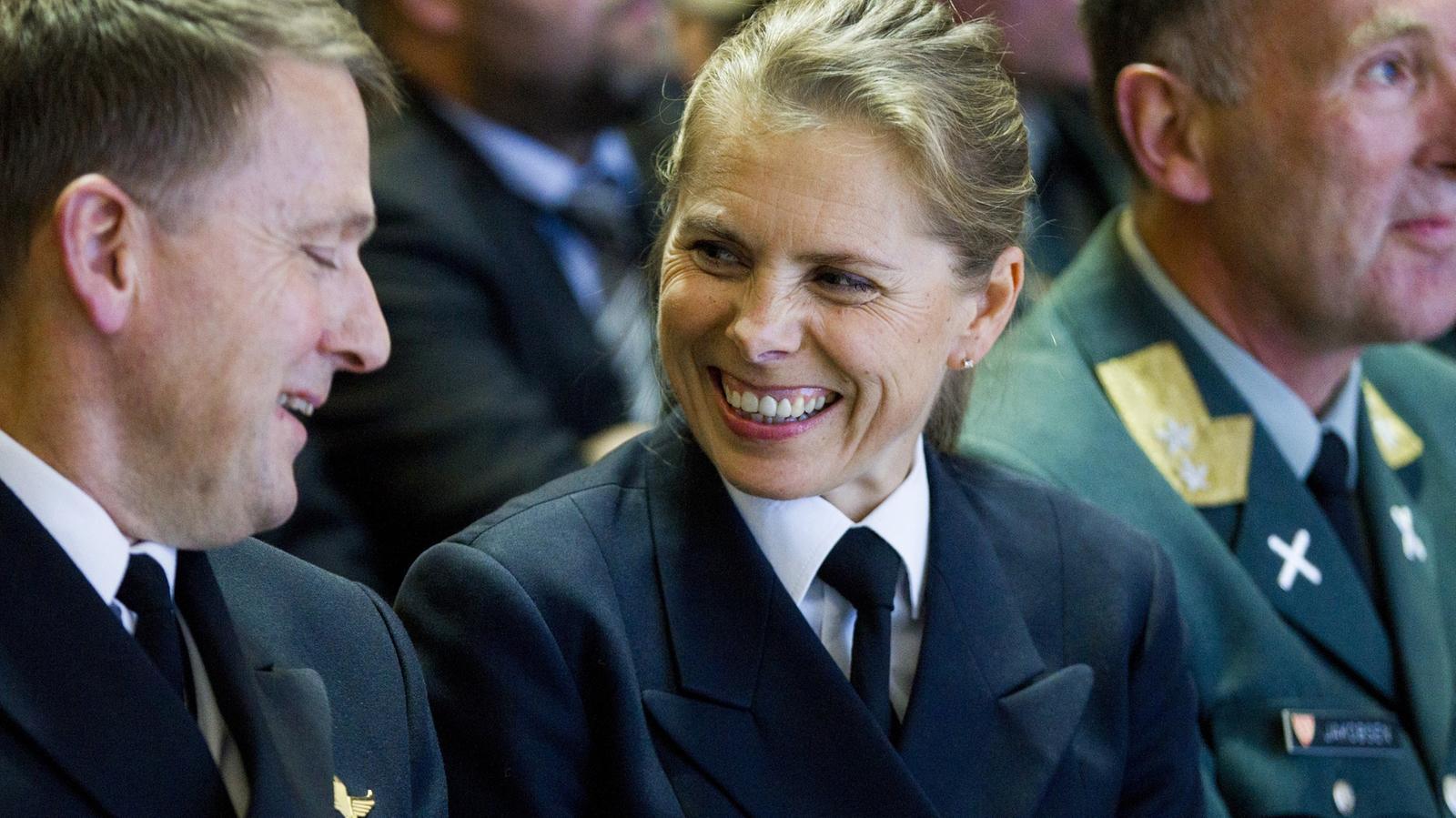 国防大学校长在2015年的角色与影响,一位军事领袖的洞察与前瞻,国防大学校长,军事领袖的洞察与前瞻——2015年的角色与影响