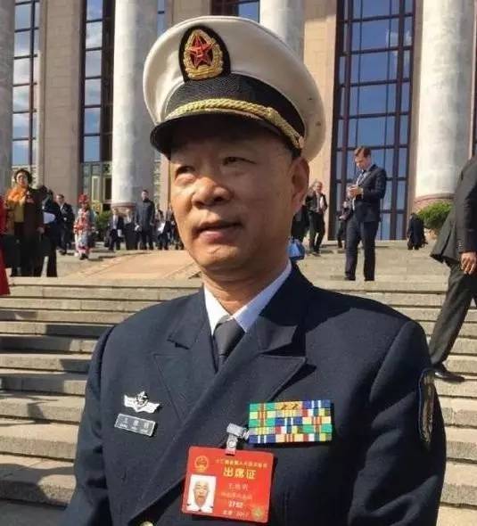 中国首艘航母舰长,荣耀与担当的象征,中国首艘航母舰长,荣耀与担当的典范