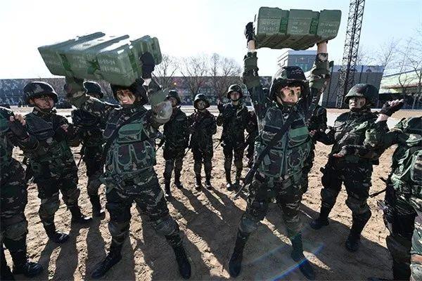 中国女特种兵军装，荣耀与力量的象征，中国女特种兵军装，荣耀与力量的标志