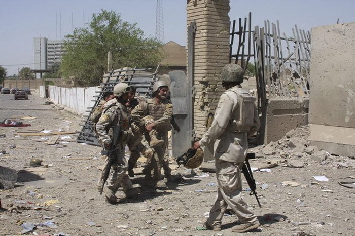 伊拉克军人的风采与担当,伊拉克军人的风采与担当,英勇无畏,忠诚担当