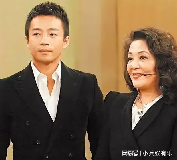 今日重大新闻,汪小菲备受瞩目的事件深度解析,汪小菲事件深度解析,今日瞩目新闻热议焦点