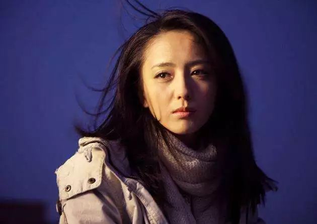 天涯论坛上的佟丽娅，星光璀璨，话题热议，佟丽娅在天涯论坛，星光熠熠，话题热议风暴