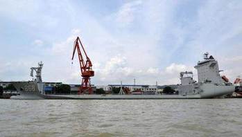 半潜船在两栖作战中的作用,半潜船在两栖作战中的关键作用解析