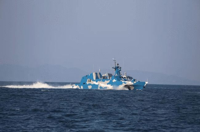 海上霸主，飞鲨导弹快艇，海上霸主，飞鲨导弹快艇的威猛展现