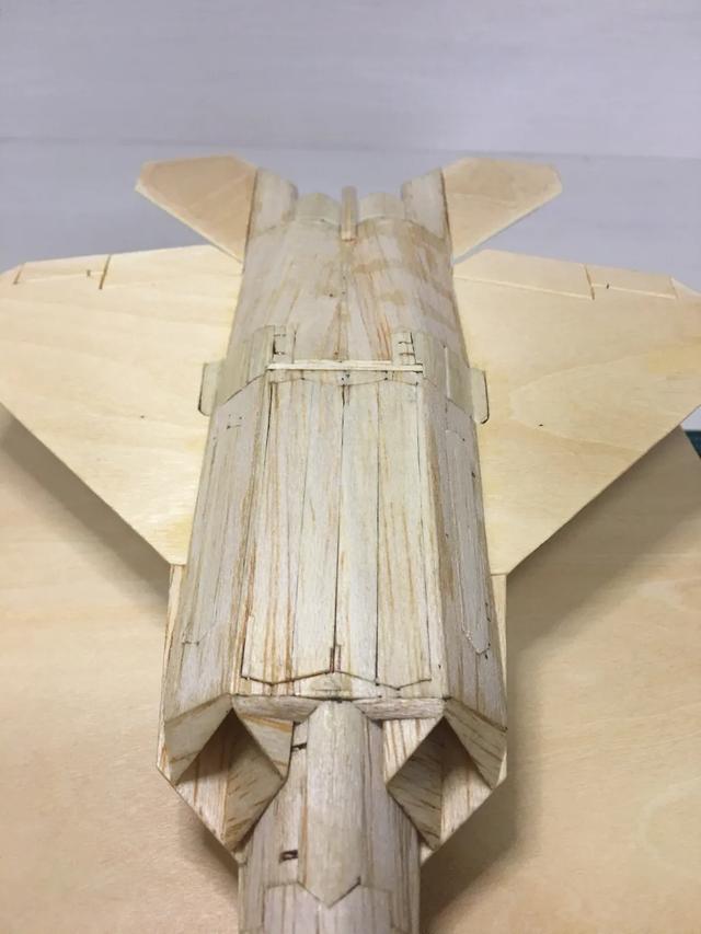 歼-20与F-22,究竟谁更先进?,歼-20与F-22,谁的技术更先进?