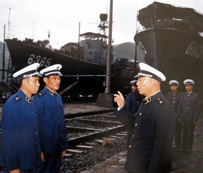 探索中国军事装备,深入了解96式和88式军事装备,探索中国军事装备,揭秘96式和88式军事装备深度解析