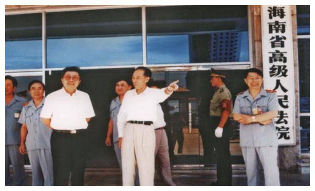 公安部部长与省委书记,职责、合作与挑战的探讨,公安部长与省委书记的职责、合作与挑战,跨部门协同工作的深度探讨