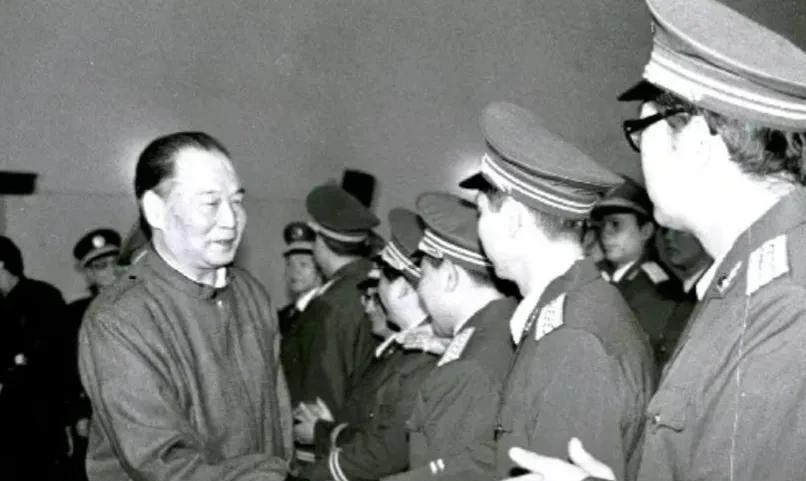 公安部部长与省委书记,职责、合作与挑战的探讨,公安部长与省委书记的职责、合作与挑战,跨部门协同工作的深度探讨