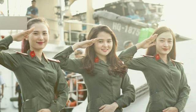 中国女兵，帅气真实高清图片展现，中国女兵帅气风采高清图片展示