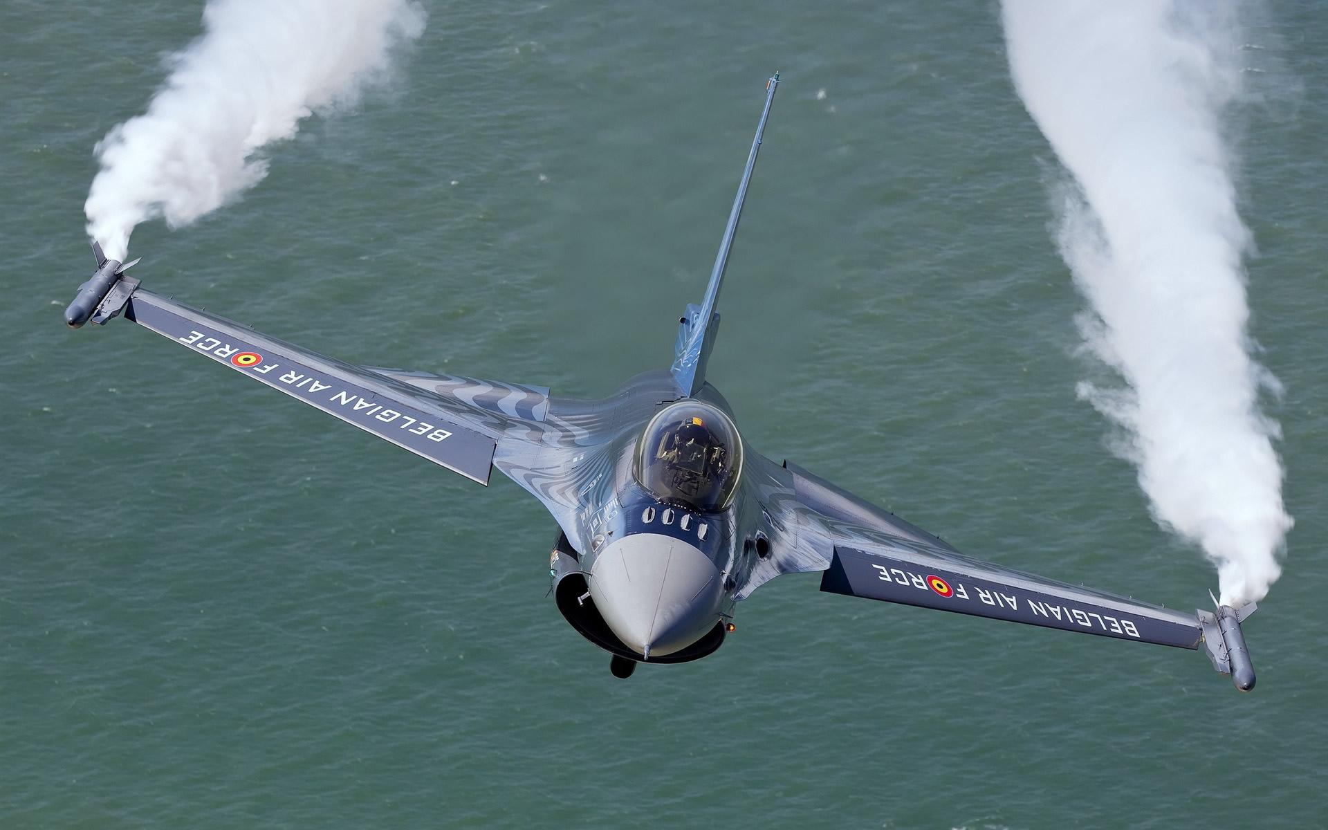 歼-10与F-16，谁更快？，歼-10与F-16速度对比，谁更快？