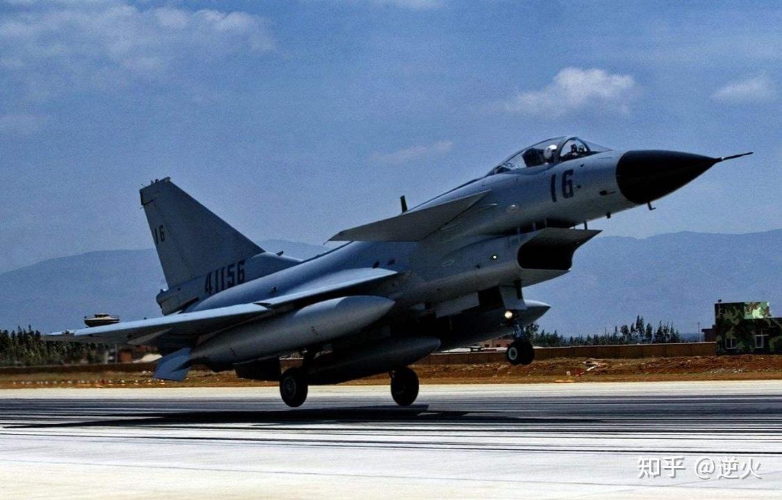 歼-10战斗机改进的原因与意义，歼-10战斗机改进的原因及其意义解析