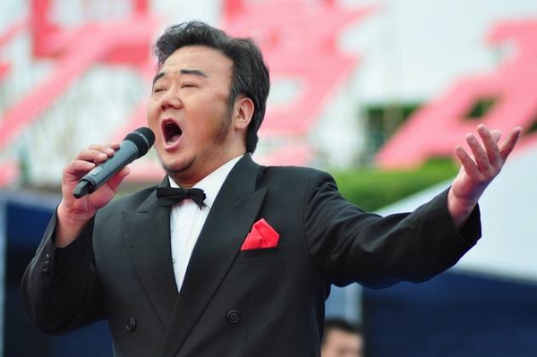 中国志愿军战歌与霍勇,时代的音符与精神的传承,霍勇与时代音符,中国志愿军战歌的精神传承