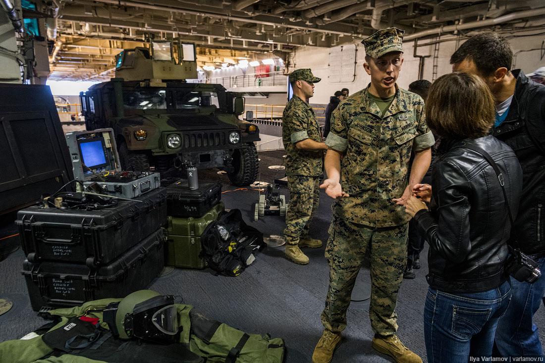 黄蜂级两栖攻击舰图,揭示现代海军力量的重要象征,黄蜂级两栖攻击舰图解,现代海军力量的标志性象征