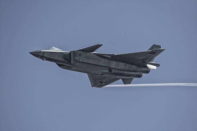 关于歼-20的资料，揭秘歼-20战斗机的性能与特点