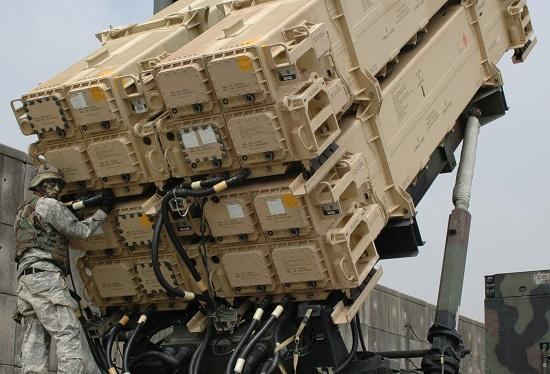 红旗-12防空导弹与S-400系统,性能比较与选择考量,红旗-12防空导弹与S-400系统,性能比较及选择考量