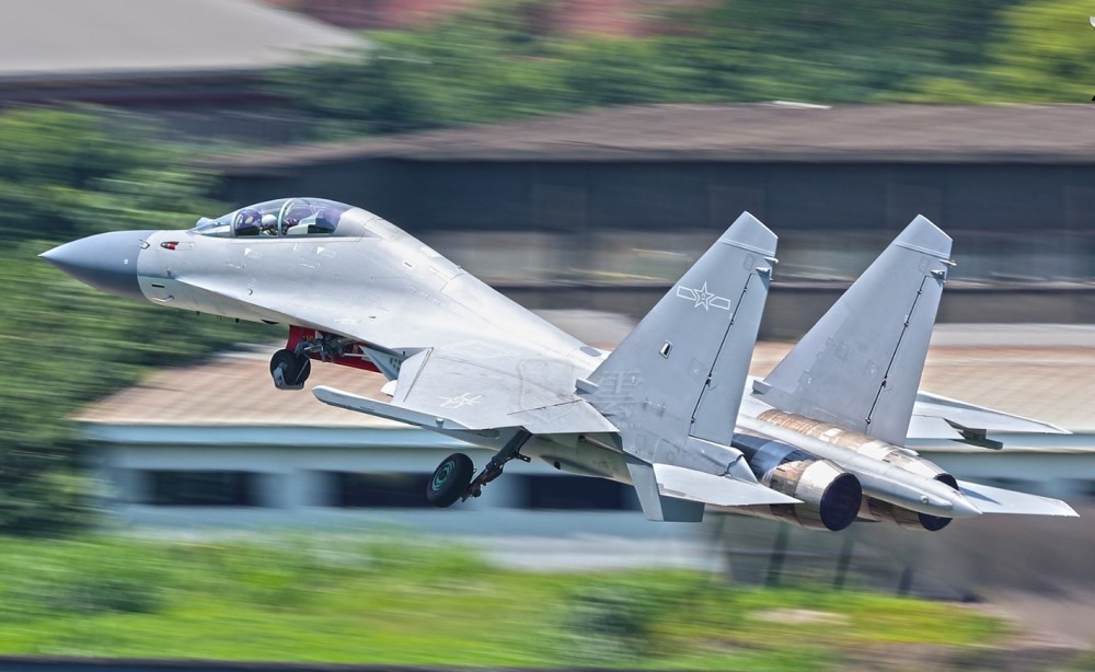 歼-16战斗机武器系统深度解析，歼-16战斗机武器系统全面解析