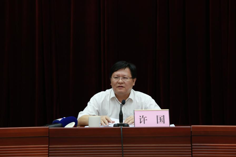 中国军人男性同志,英勇无畏,守护和平的力量,中国军人,英勇无畏的力量,守护和平的守护者