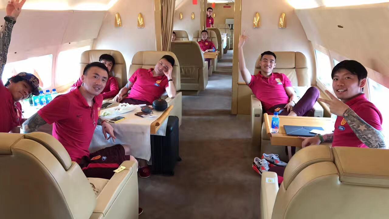 空军一号现在依然火热,空军一号依旧火热受欢迎