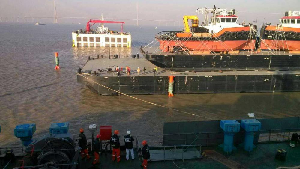 振华22号半潜船,引领海洋工程新时代的巨擘,振华22号半潜船,引领海洋工程新时代的巨擘