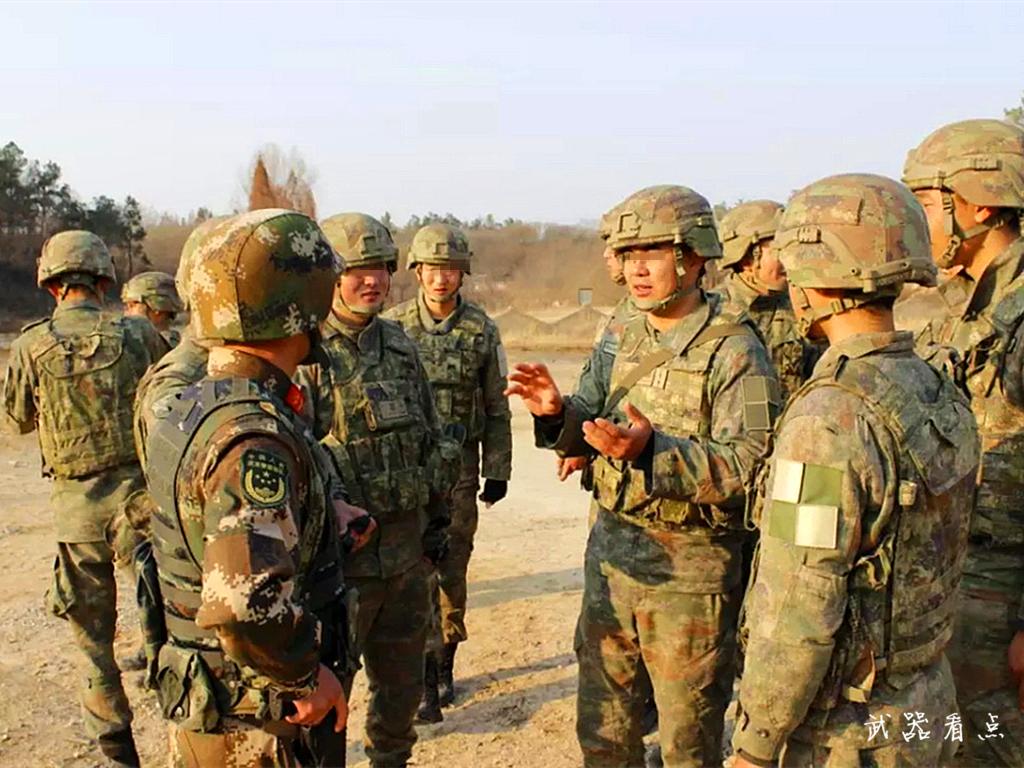 新式城市迷彩服图片，时尚与功能的完美结合，时尚与功能兼备，新款城市迷彩服图片展示