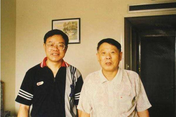 两弹一星之父,中国国防科技事业的杰出代表——钱学森发明的辉煌篇章,钱学森,中国国防科技事业的杰出代表——两弹一星之父的辉煌篇章