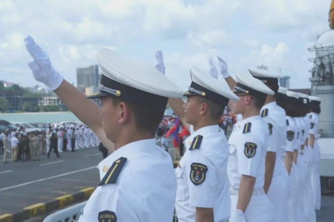 解放军海军军帽大全，历史、种类与特色，解放军海军军帽概览，历史、种类与特色