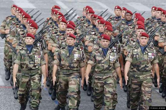 揭秘2015年阅兵仪式名单，荣耀与责任并存，揭秘阅兵仪式名单，荣耀与责任同行 2015年阅兵仪式独家曝光