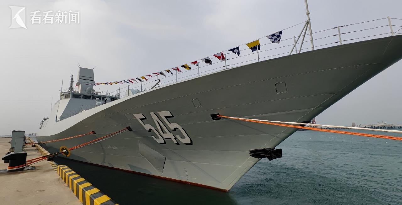 中国海军迈入新时代,054B首舰入列,中国海军迈入新时代,首艘054B护卫舰正式入列