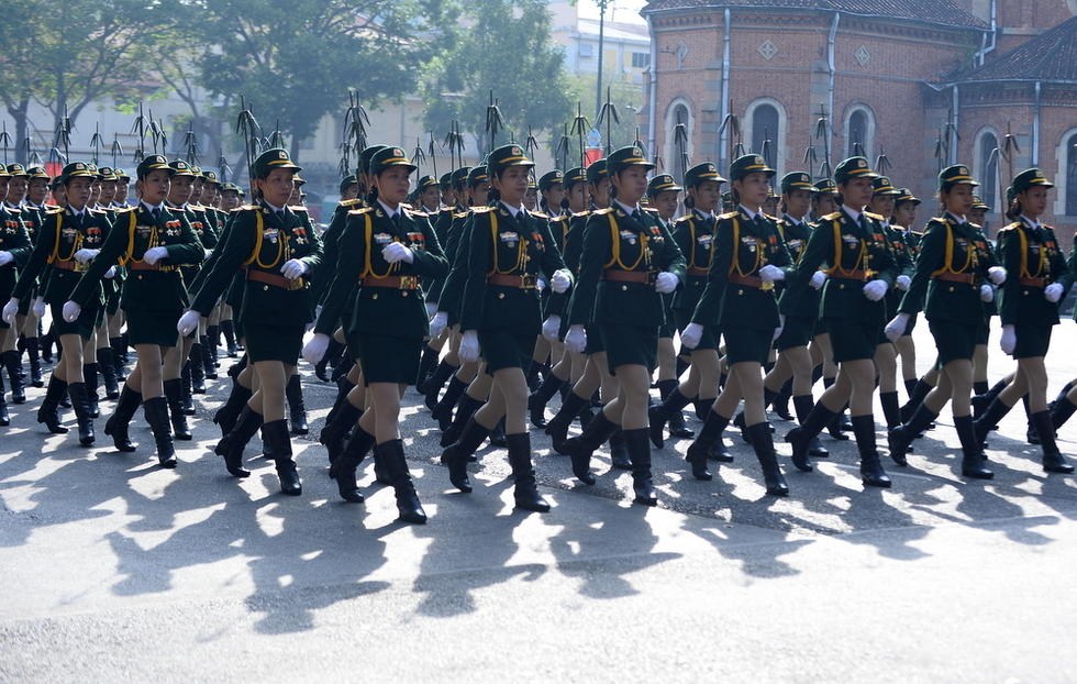 女兵列队表演,展现力量与荣耀的舞台,女兵列队表演,力量与荣耀的璀璨舞台