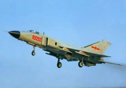 歼8最新款战斗机的技术革新与中国空军的发展,歼8最新战机技术革新助推中国空军腾飞