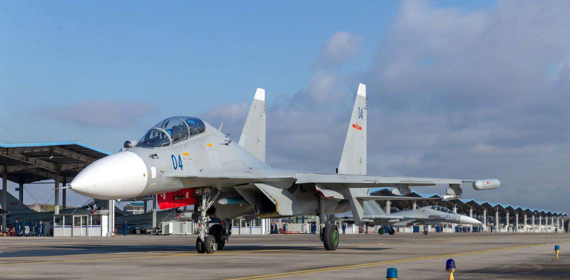 揭秘歼-16战斗机研发团队的幕后英雄，揭秘歼-16战斗机研发团队幕后英雄，研发精英的传奇之旅