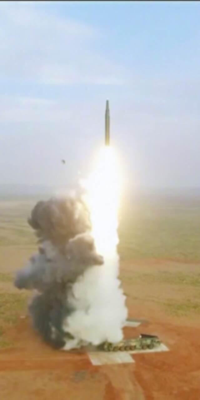 多少枚东风-21D能击沉一艘航母,战略分析与技术探讨,战略分析与技术探讨,东风-21D导弹击沉航母所需数量分析