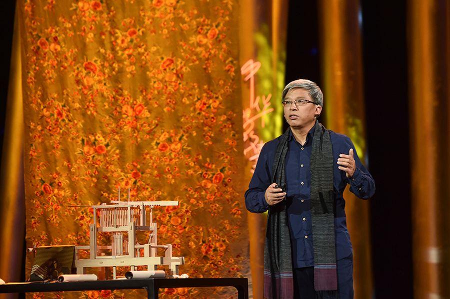 张召忠谈航母，可怕的威力与复杂的挑战，张召忠谈航母，威力与挑战的复杂交织