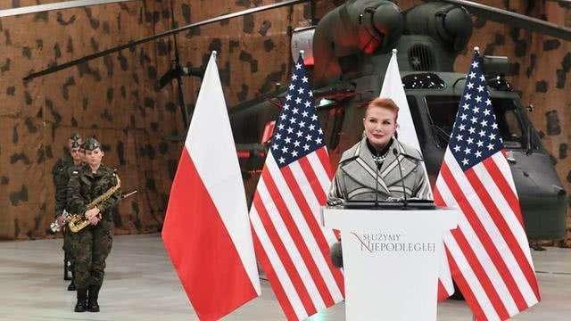 M1A2艾布拉姆斯坦克是电动的吗?探究其动力系统与未来趋势,揭秘M1A2艾布拉姆斯坦克的动力系统与未来电动趋势