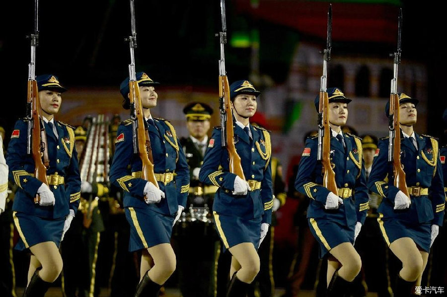 解放军女兵仪仗队完整版,荣耀与力量的展现,解放军女兵仪仗队全景展示,荣耀与力量的璀璨瞬间