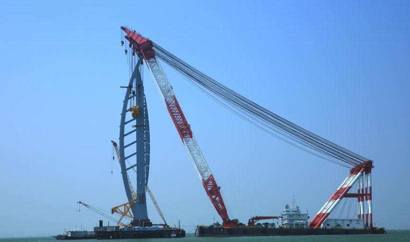 中国第一艘航母,辽宁舰的尺寸与意义,中国首艘航母辽宁舰,尺寸震撼,意义重大