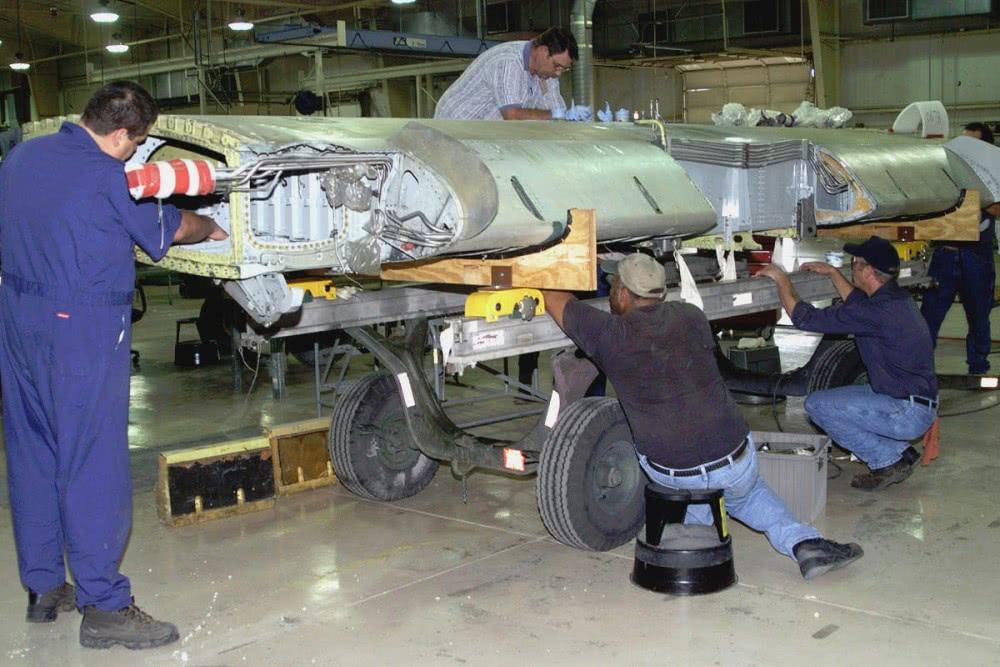 A10攻击机造价及其价值分析,超越百万的价值投资,超越百万的价值投资,A10攻击机的造价与价值分析