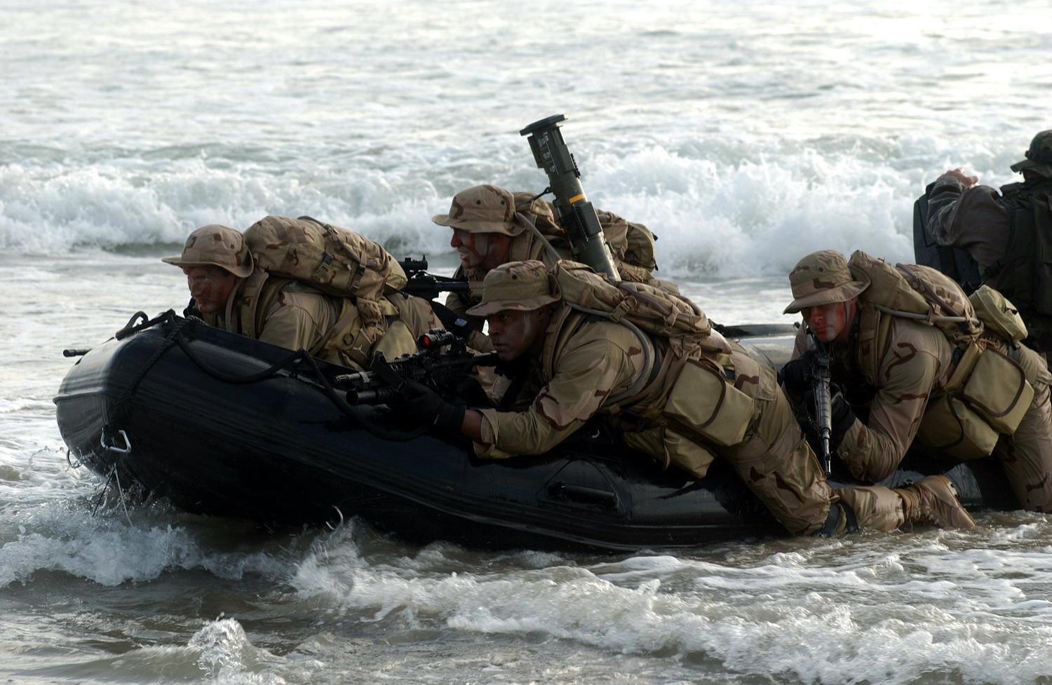 越南中国女兵海豹人,跨越国界的勇气与荣耀,越南中国女兵海豹人,跨越国界的勇气与荣耀之旅