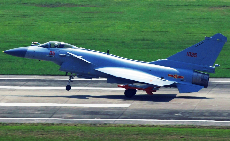 歼-10复合挂架,空中巨龙的锐利之翼,歼-10复合挂架,空中巨龙的空中锐翼