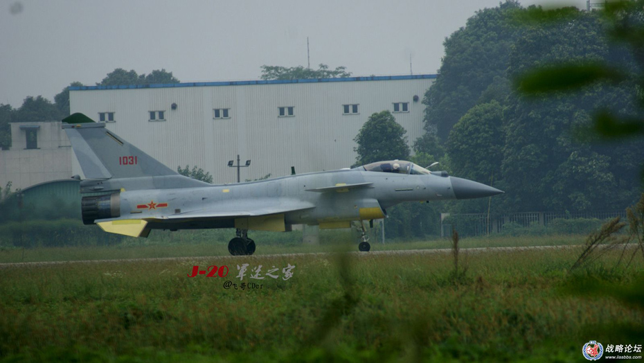 歼-10复合挂架,空中巨龙的锐利之翼,歼-10复合挂架,空中巨龙的空中锐翼