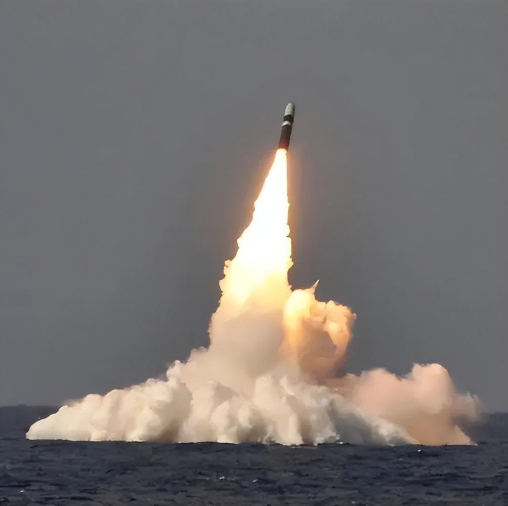 东风41洲际导弹,揭示其强大威力与战略意义,东风41洲际导弹,强大威力与战略意义的深度解析