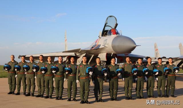 中国舰载机试飞员的五人传奇,中国舰载机试飞员的五人传奇故事