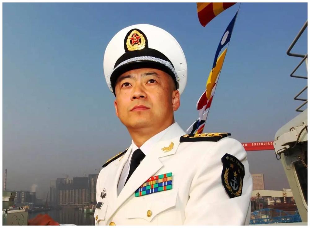 航母舰长为什么不是少将,职责、角色与海军军衔体系深度解析,深度解析,航母舰长的职责与角色——海军军衔体系中的非少将地位