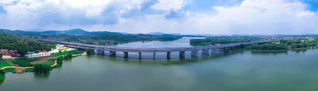 探索厦门导弹驱逐舰的卓越性能与战略价值,厦门导弹驱逐舰卓越性能揭秘,战略价值深远探讨