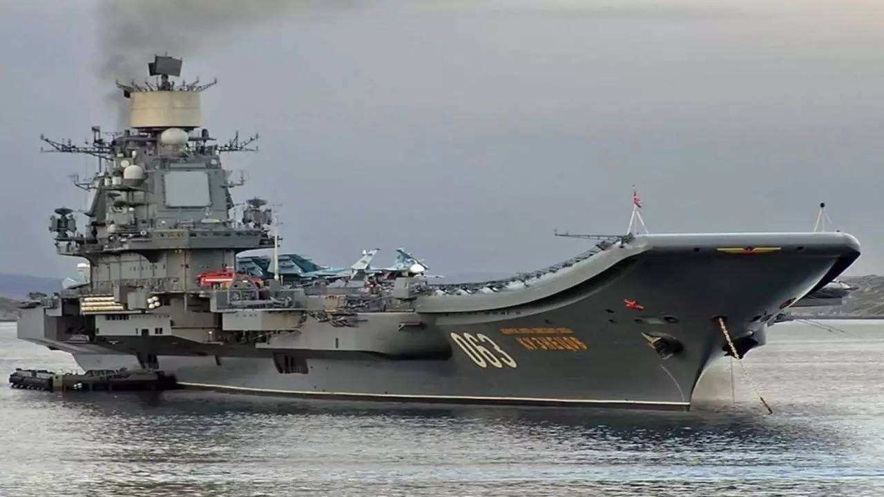 库兹涅佐夫号航母与辽宁舰,两大军事巨头的对比,库兹涅佐夫号航母与辽宁舰,军事巨头对比